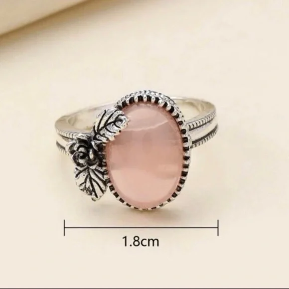 RESTOCKED Women’s antique silver cute flower detail ring - Picture 3 of 3